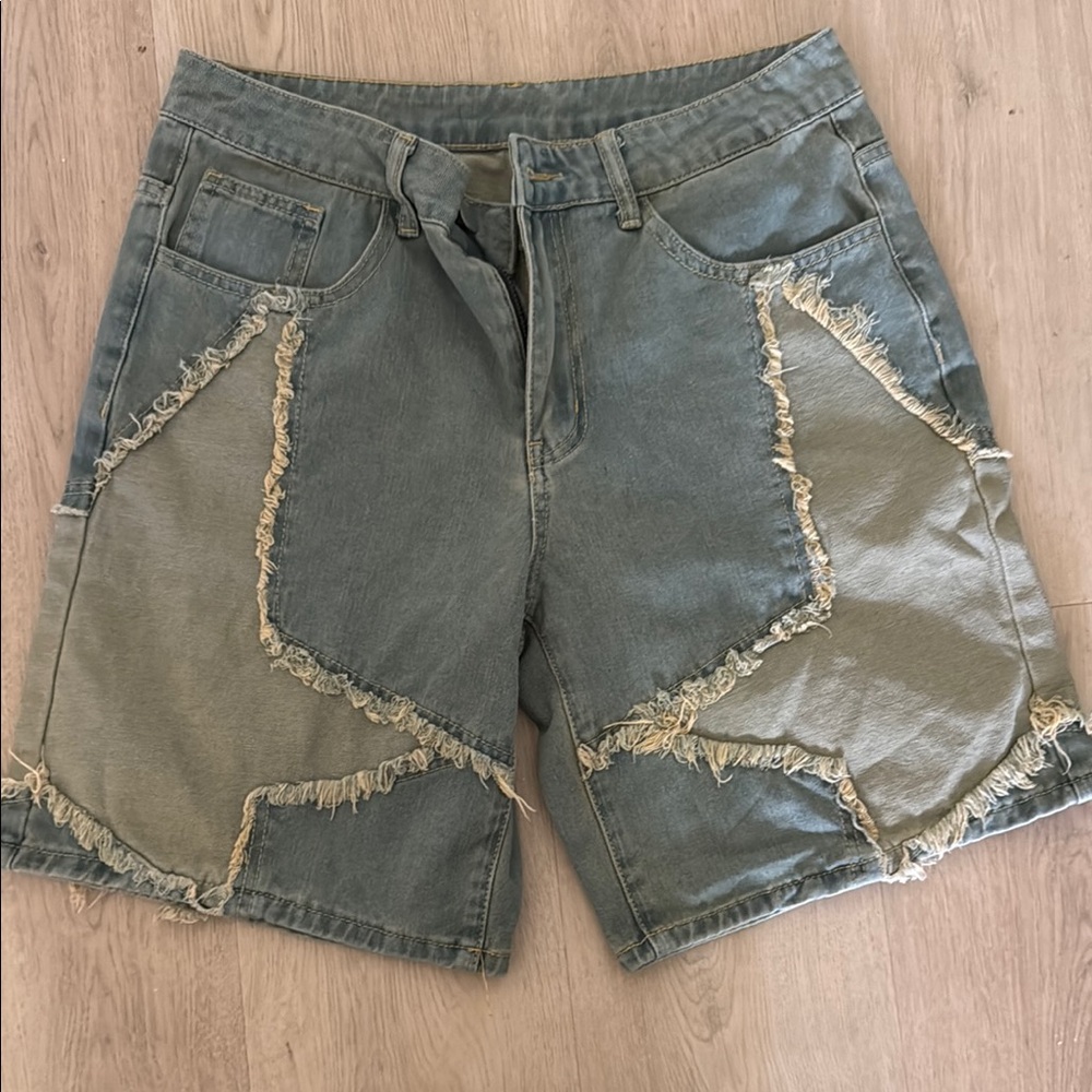 ROMWE Frayed Edge Jean Shorts for Men